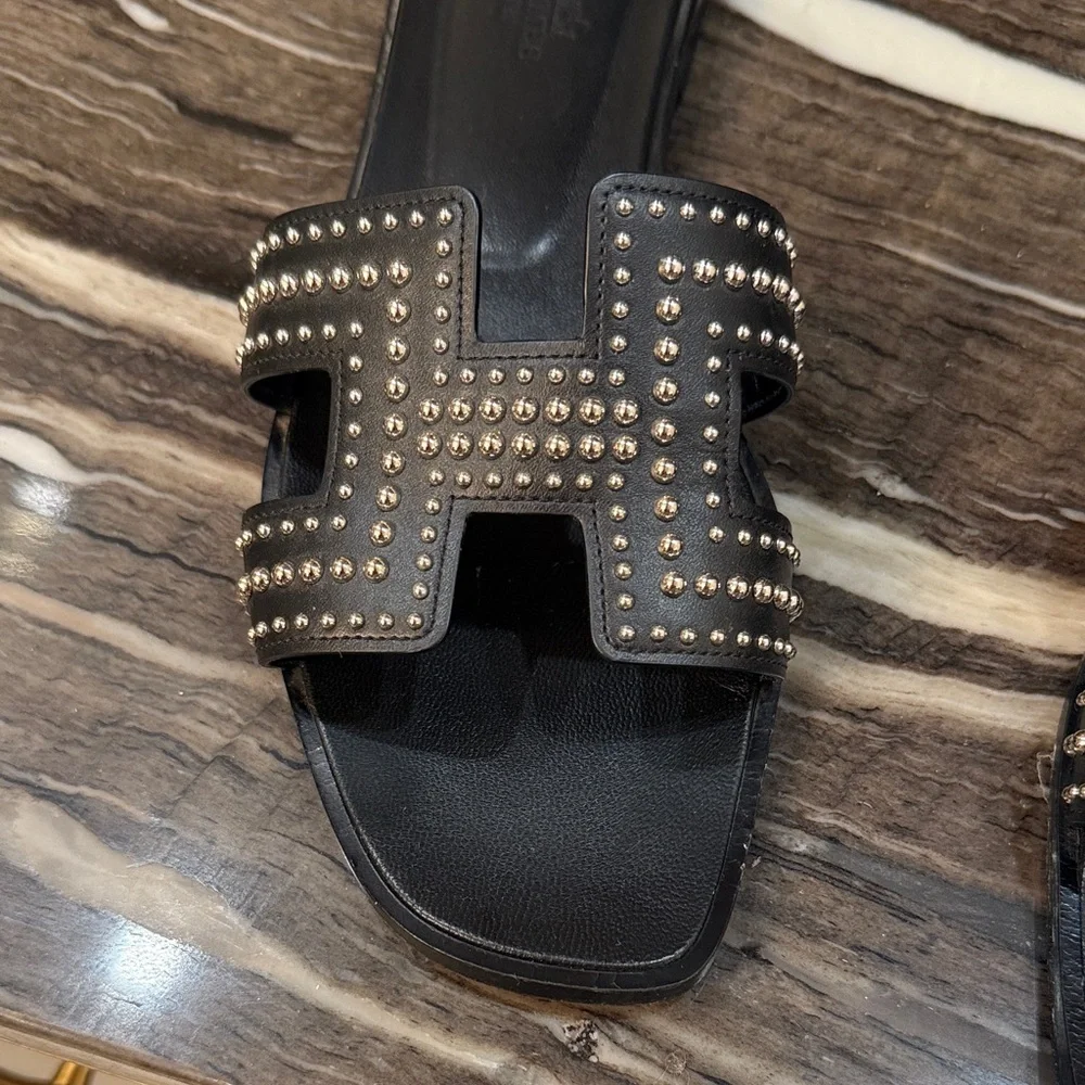 🖤 Hermes Studded Black Leather Orans 🖤 - Picture 7 of 17